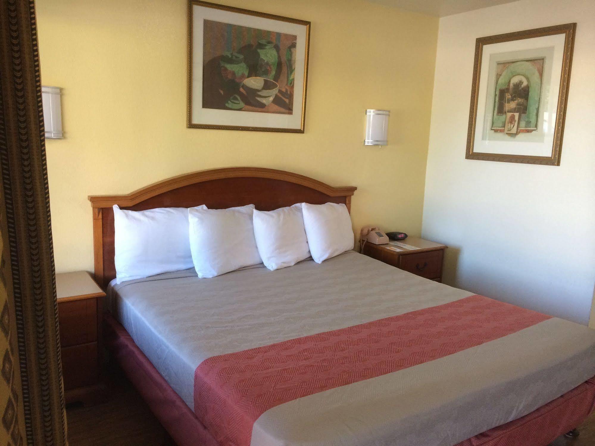 Vagabond Inn Hemet Luaran gambar