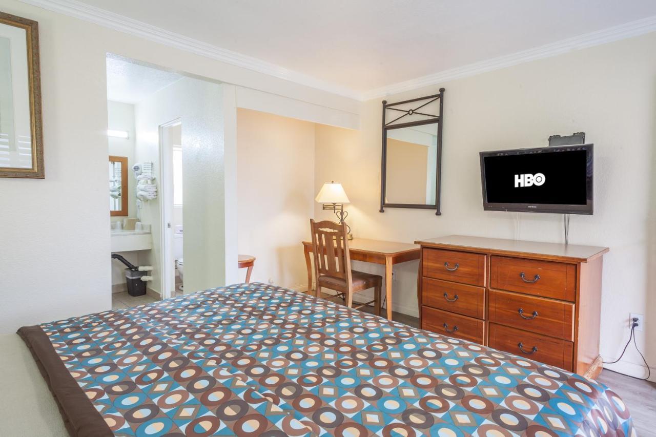 Vagabond Inn Hemet Luaran gambar